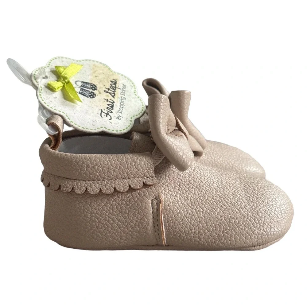 First Steps by Stepping Stones Baby Girls Beige Bow Moccasins Size 3 6-9 Months‎